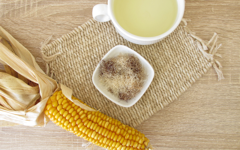 Nước râu ngô và kim tiền thảo là một lựa chọn đơn giản để trị tiểu nhiều lần