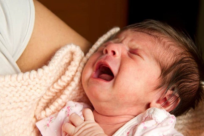 Em bé của bạn bỏ bú có thể do bạn đang mang bầu khiến mùi vị sữa thay đổi 
