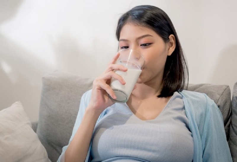 sau sinh có nên uống sữa đậu nành không
